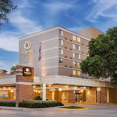 Doubletree By Hilton Madison Downtown Hotel Екстериор снимка