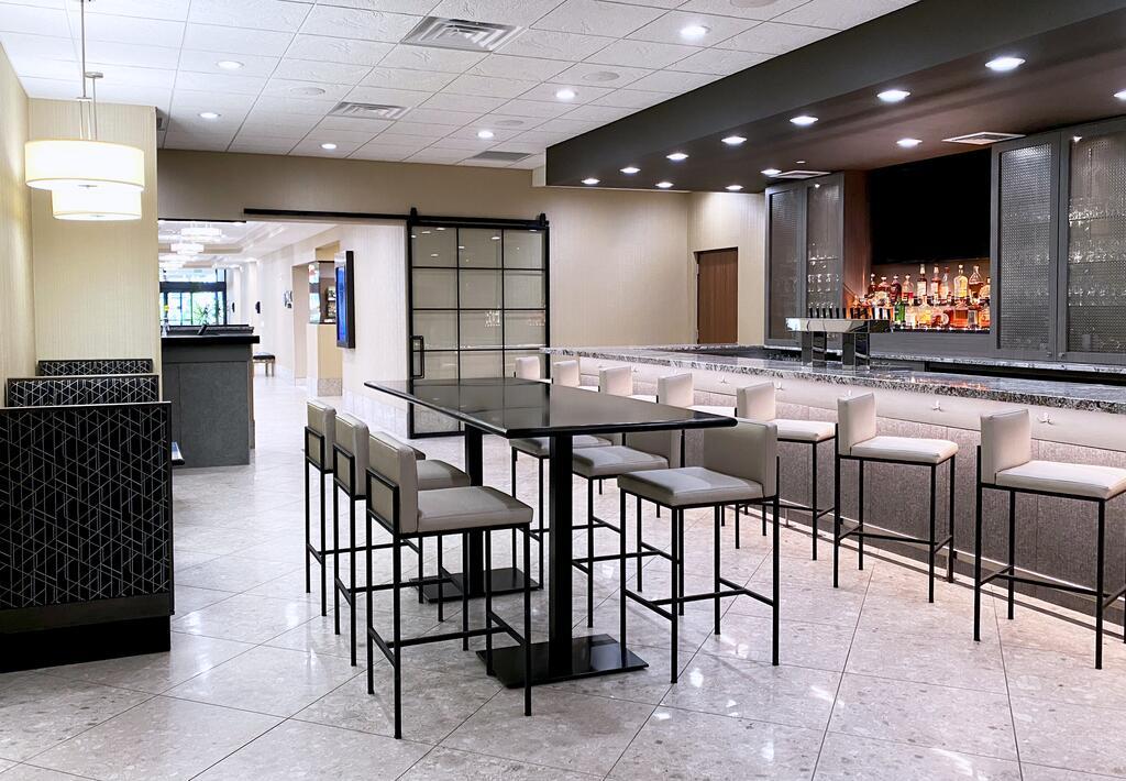 Doubletree By Hilton Madison Downtown Hotel Екстериор снимка