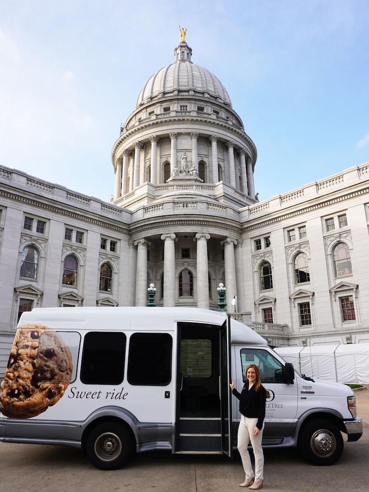 Doubletree By Hilton Madison Downtown Hotel Екстериор снимка