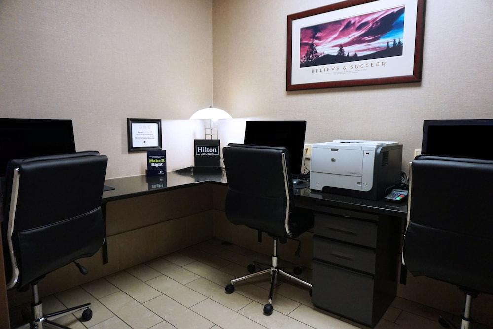 Doubletree By Hilton Madison Downtown Hotel Екстериор снимка