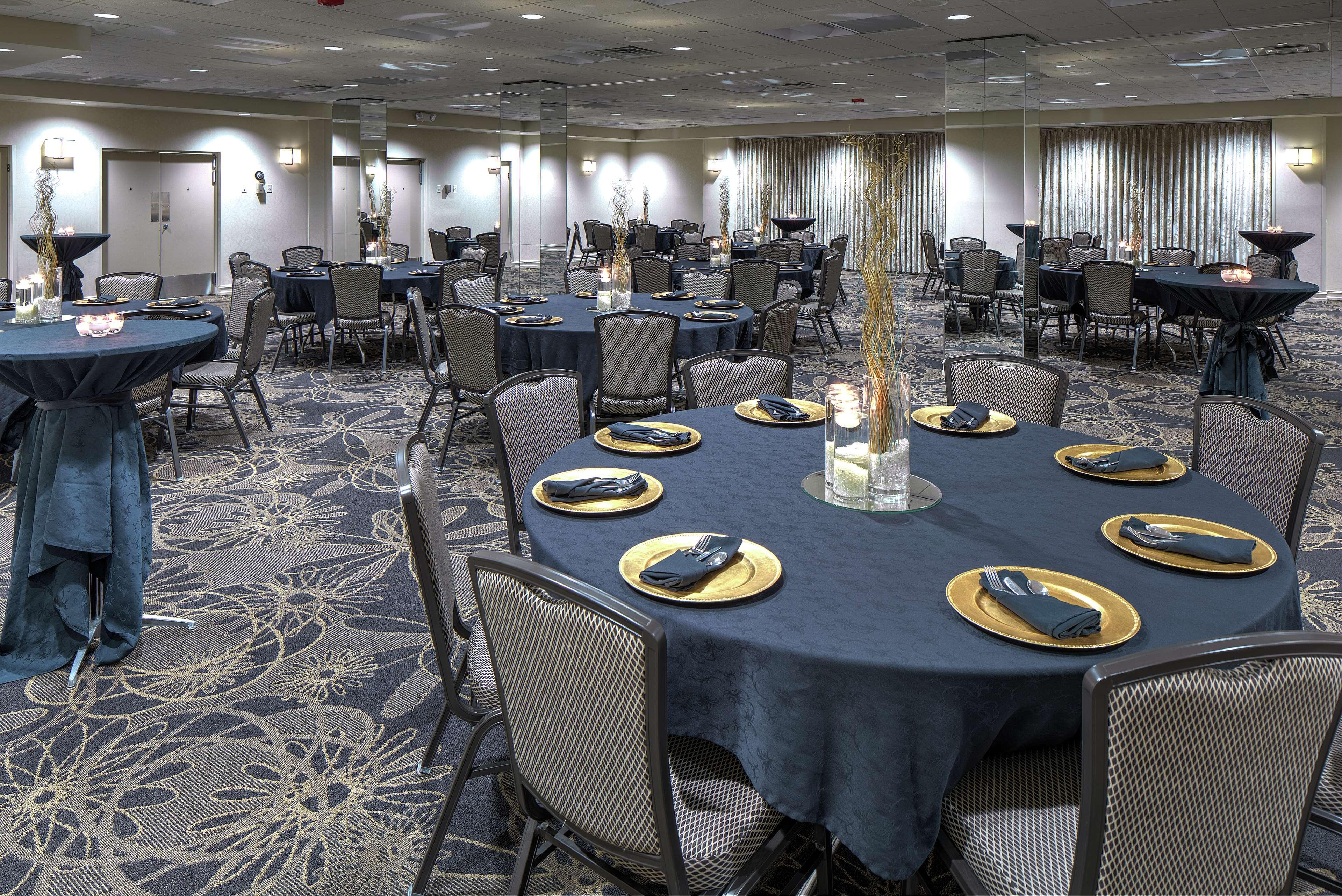 Doubletree By Hilton Madison Downtown Hotel Екстериор снимка