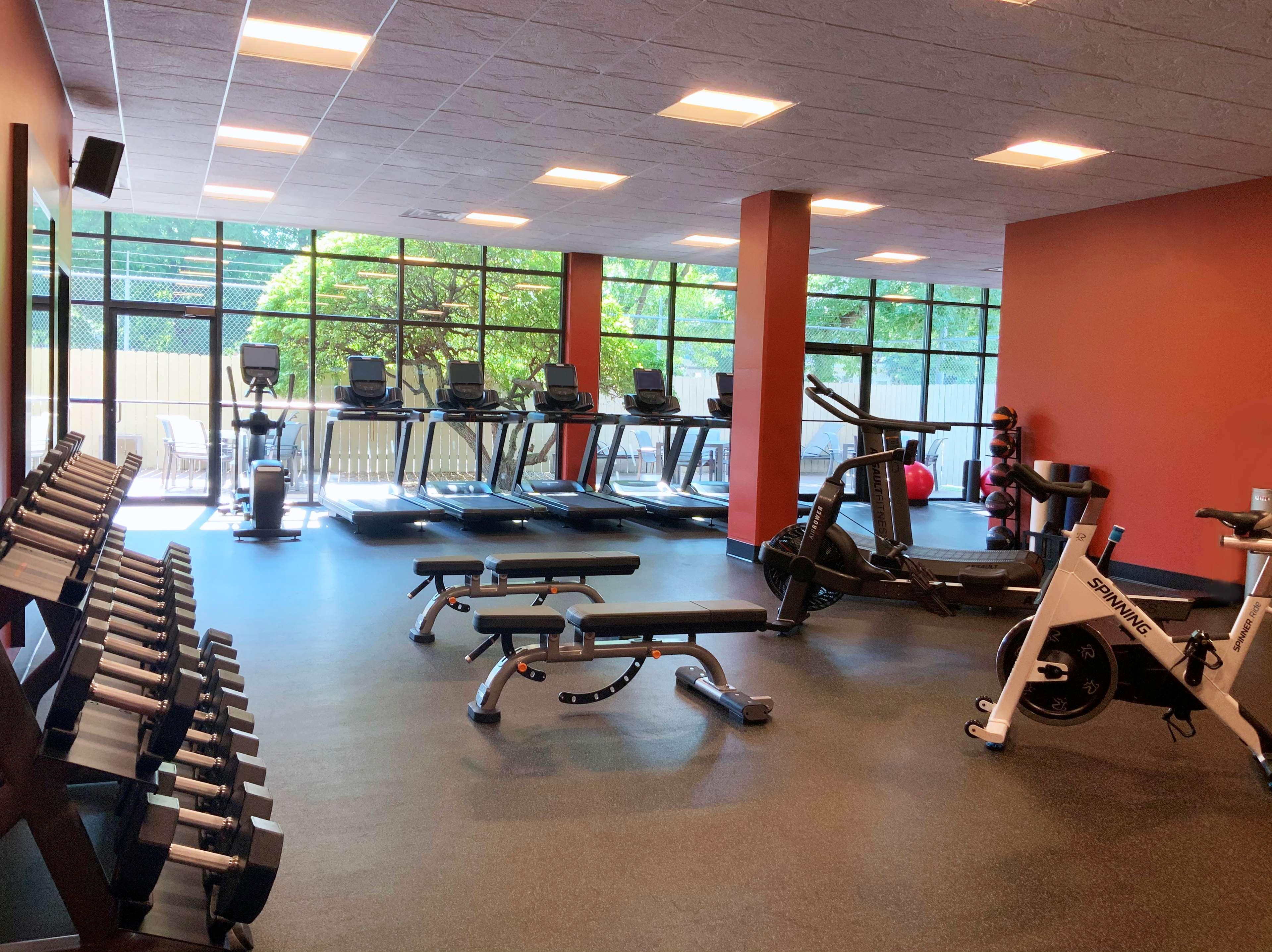 Doubletree By Hilton Madison Downtown Hotel Екстериор снимка