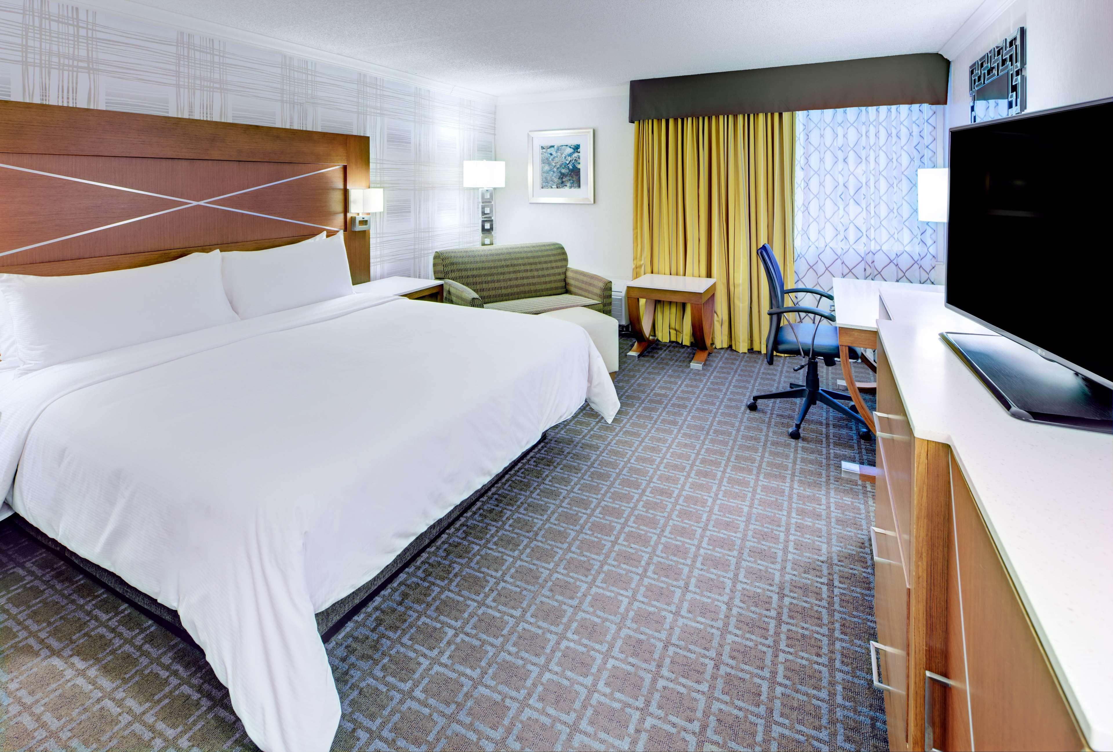 Doubletree By Hilton Madison Downtown Hotel Екстериор снимка