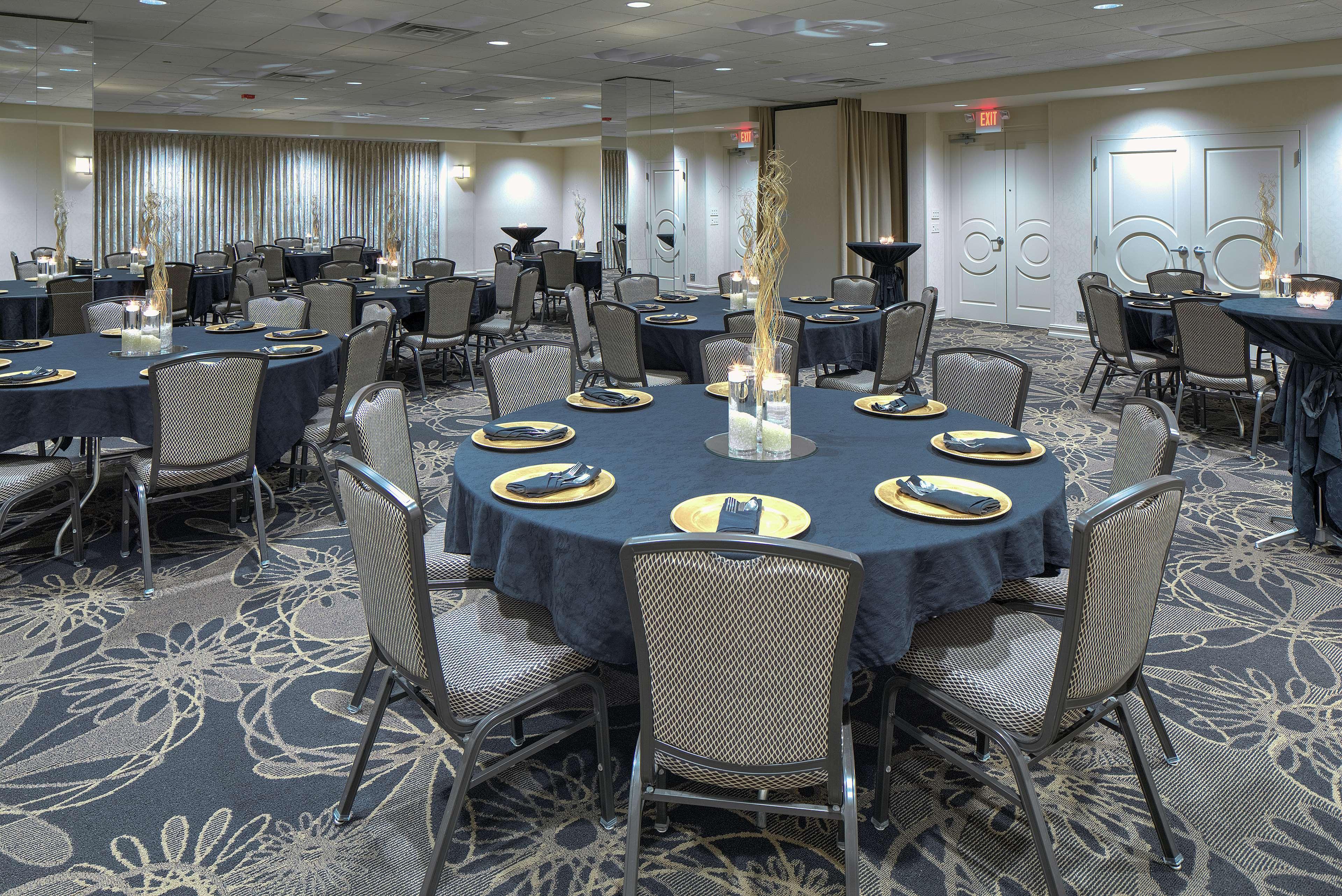 Doubletree By Hilton Madison Downtown Hotel Екстериор снимка