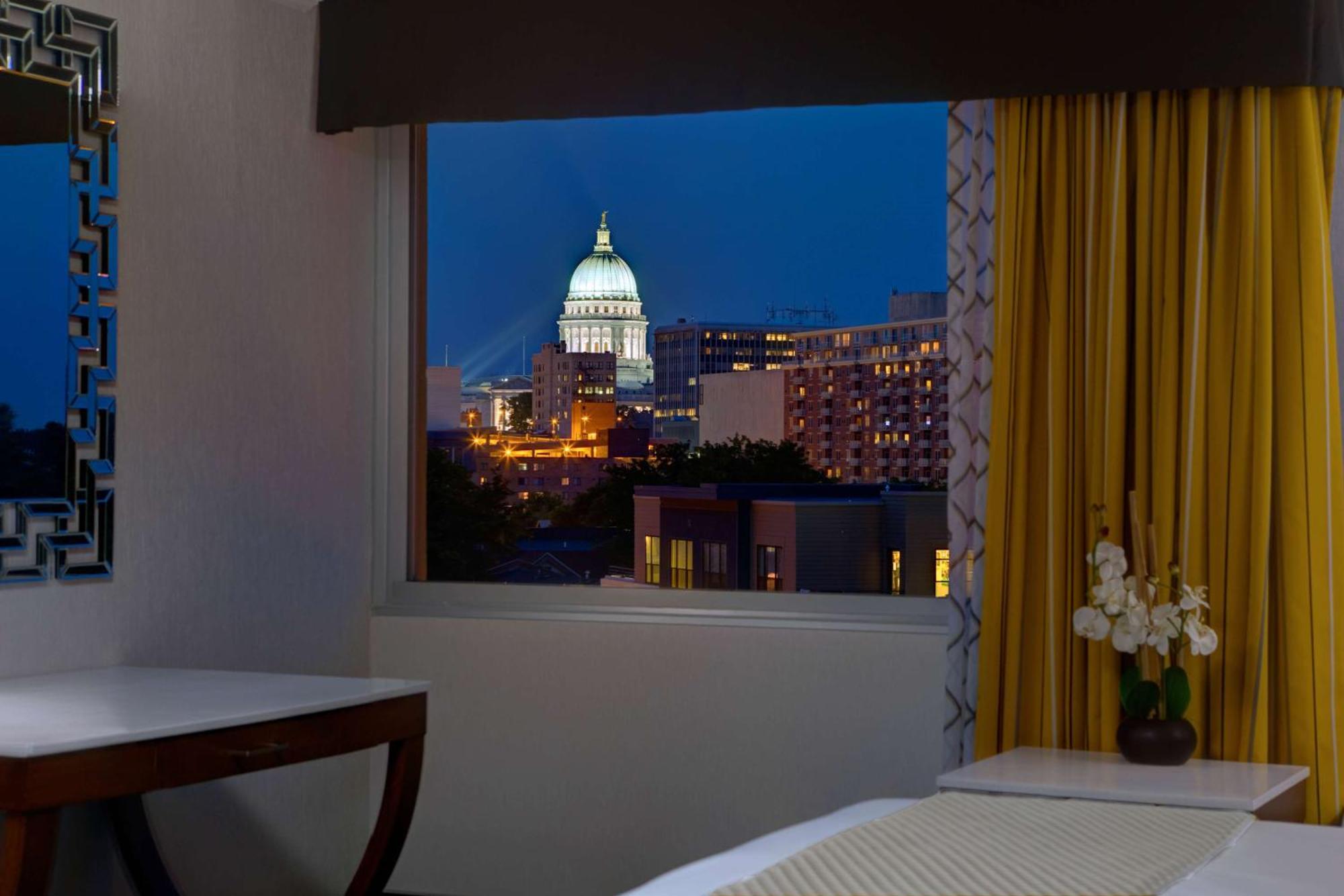 Doubletree By Hilton Madison Downtown Hotel Екстериор снимка